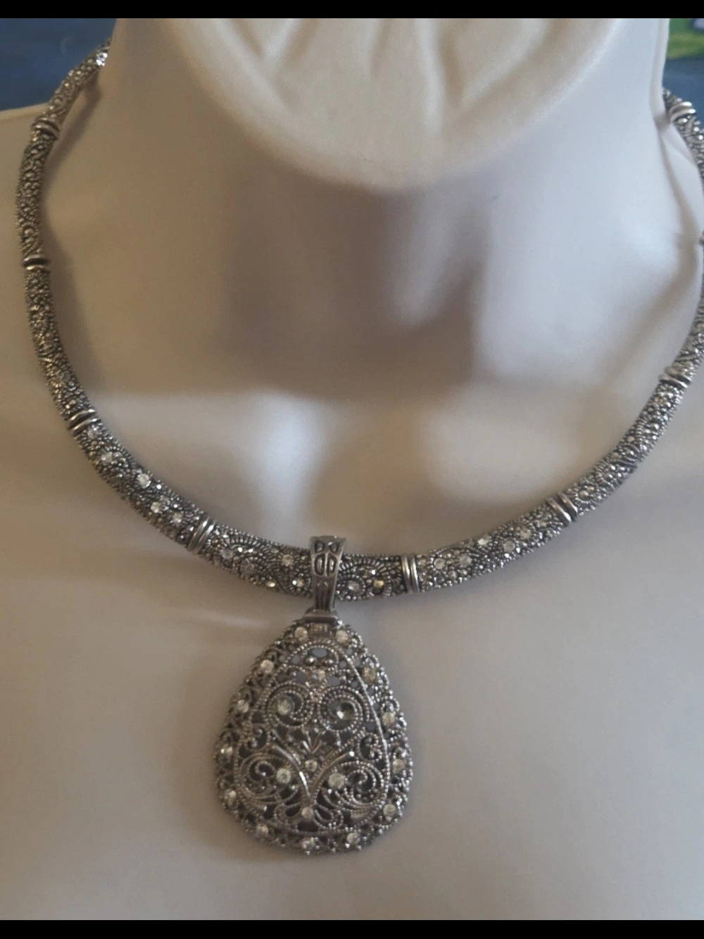 Premier Designs Silver-tone Choker With Tear Drop Pendant